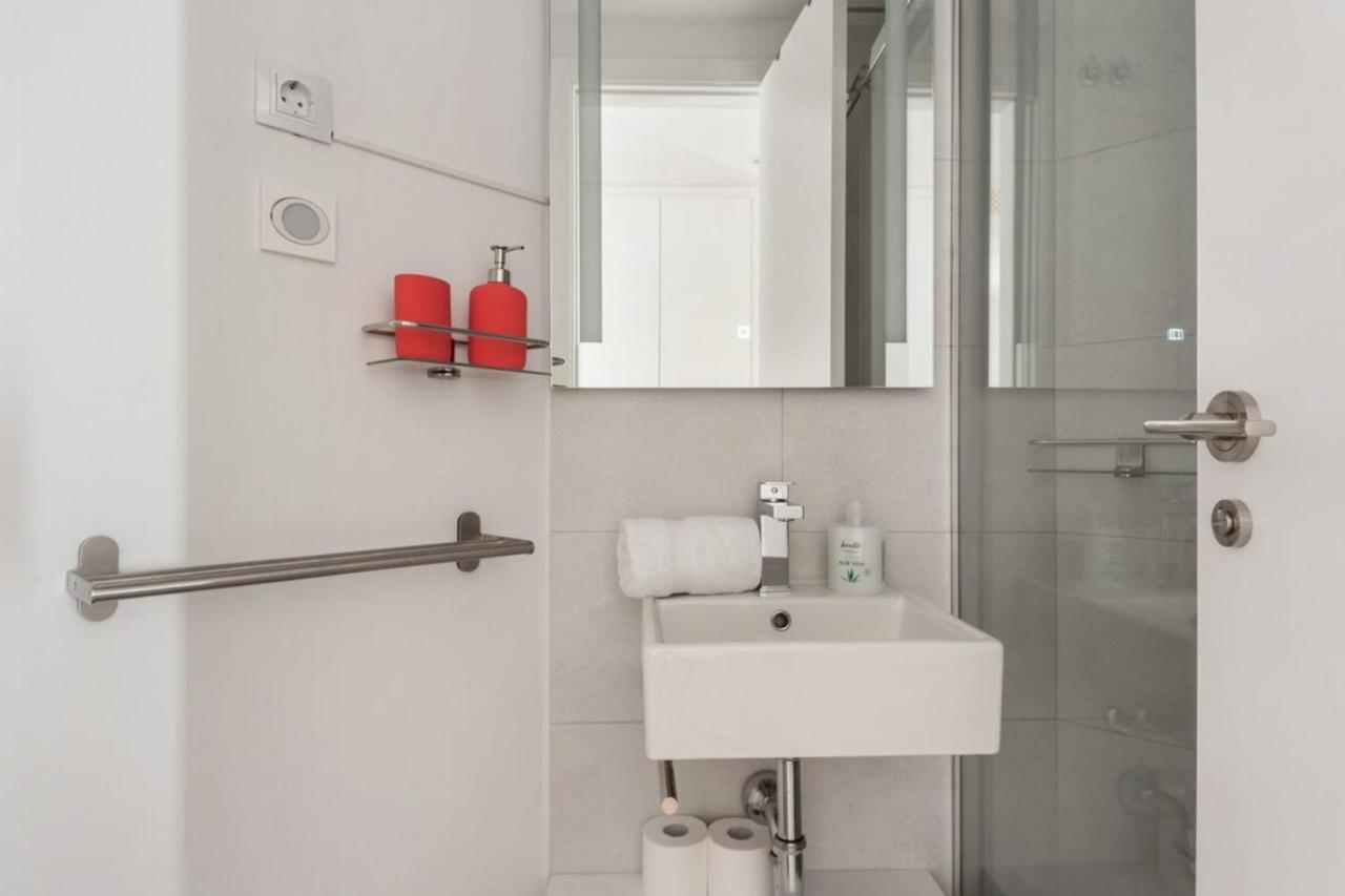 Incredible Design 2 Bedroom Apartment In Centro Madrid Bagian luar foto