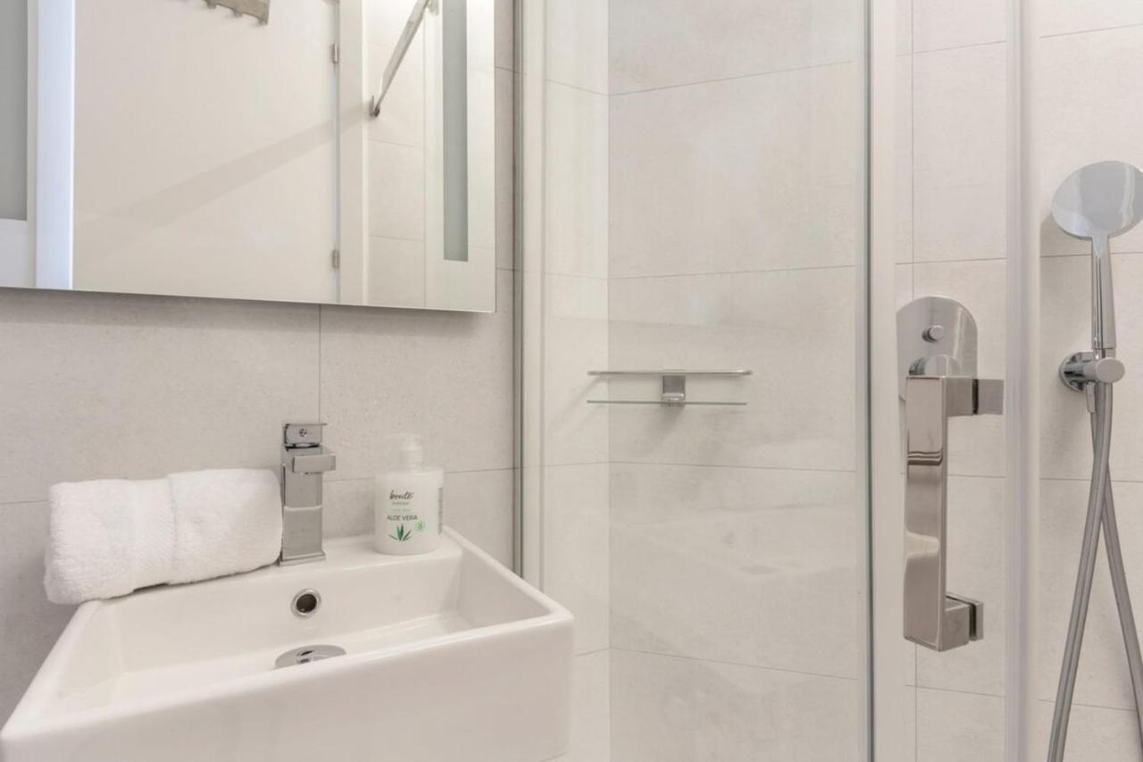 Incredible Design 2 Bedroom Apartment In Centro Madrid Bagian luar foto