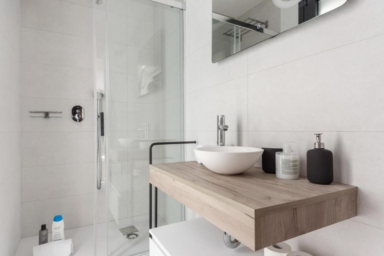 Incredible Design 2 Bedroom Apartment In Centro Madrid Bagian luar foto